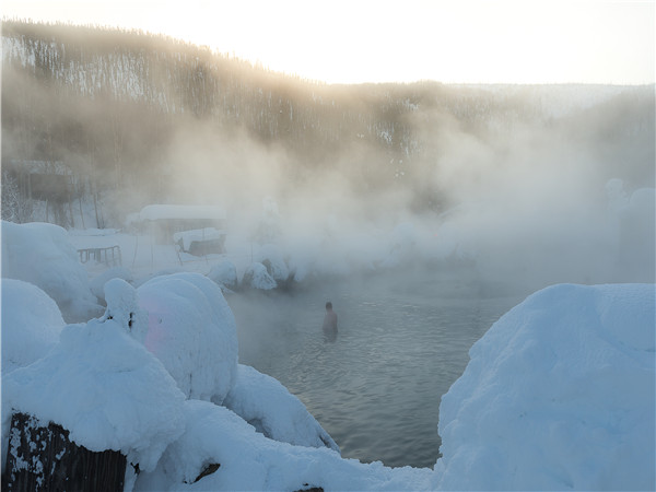 珍娜温泉疗养之旅 — 木屋极光观测